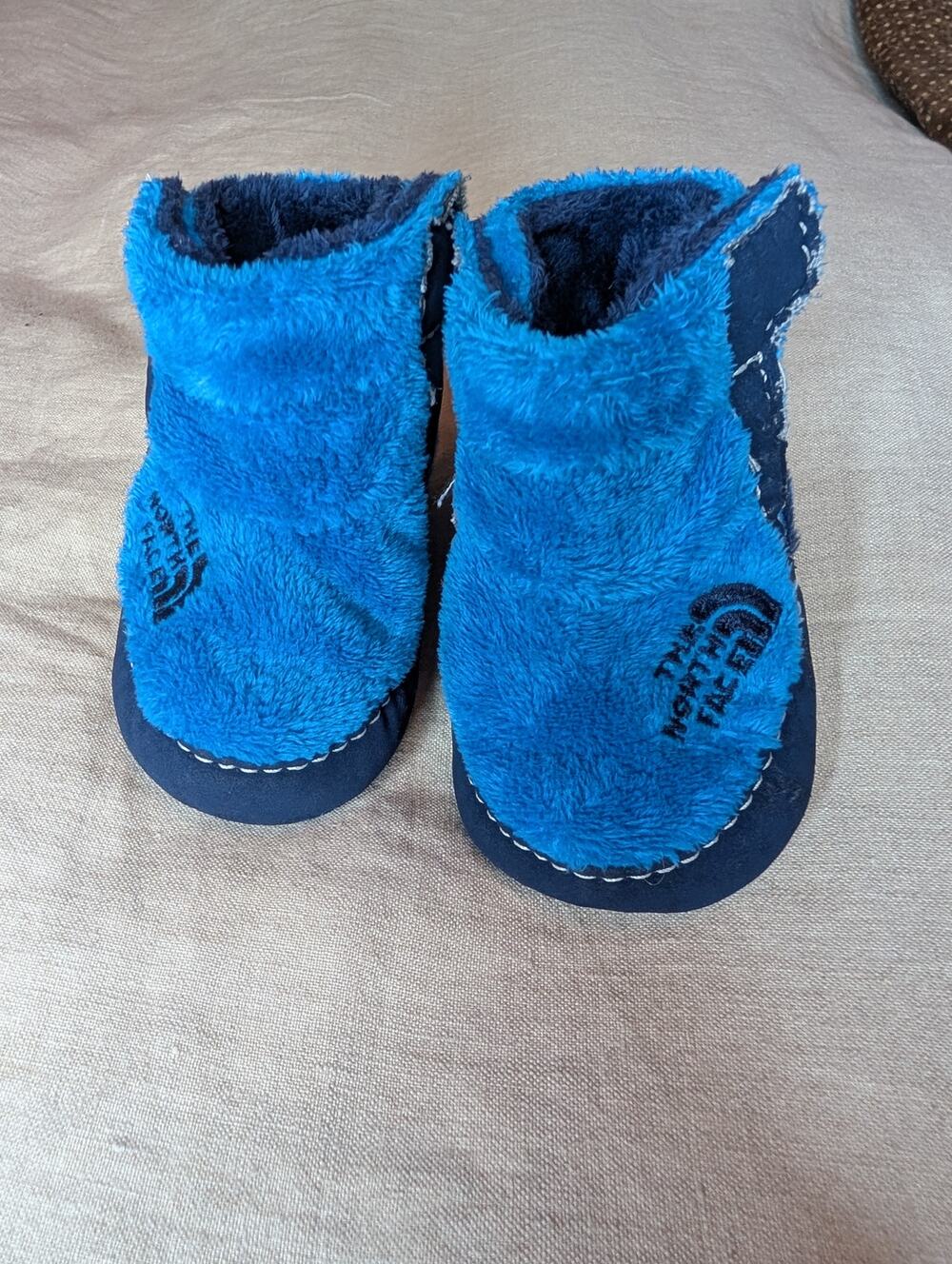 The North Face Baby Booties Blue Grippy Sole Size 2 Outdoor Comfy Warm Cozy